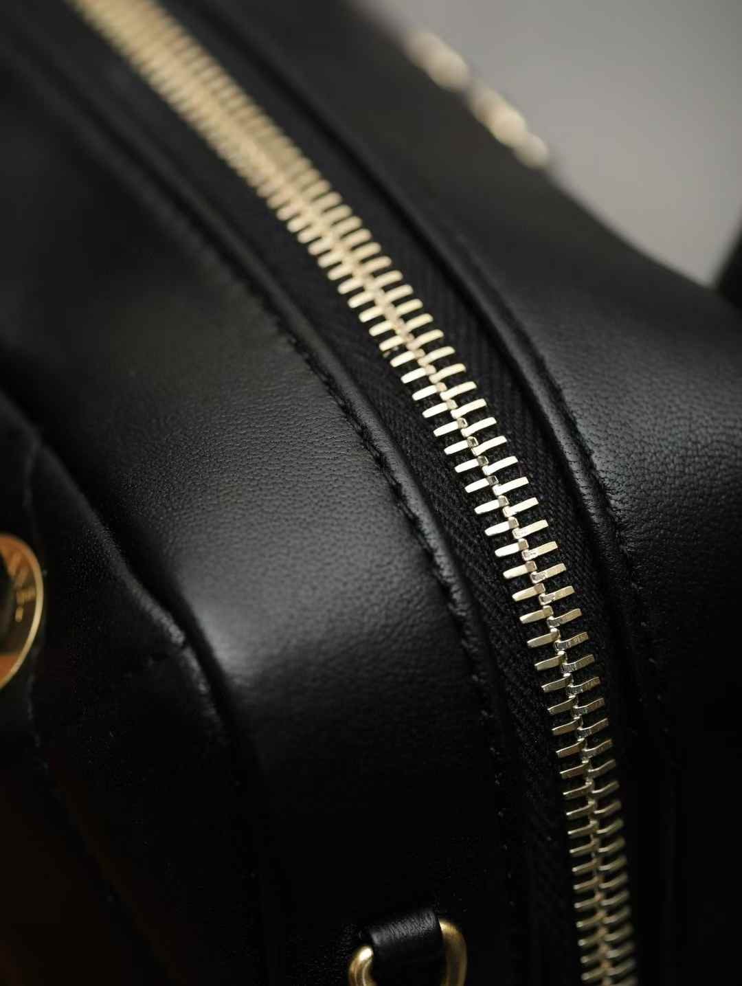 CHANEL 25C Bowling bag