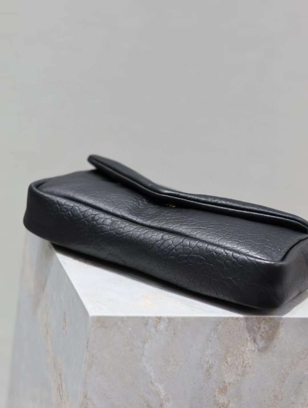 YSL CALYPSO_ Elephant leather chain bag