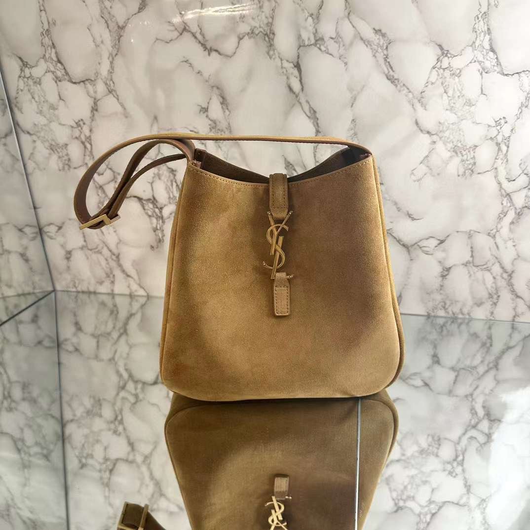 YSL LE 5  7 Hobo Bag in Lambskin