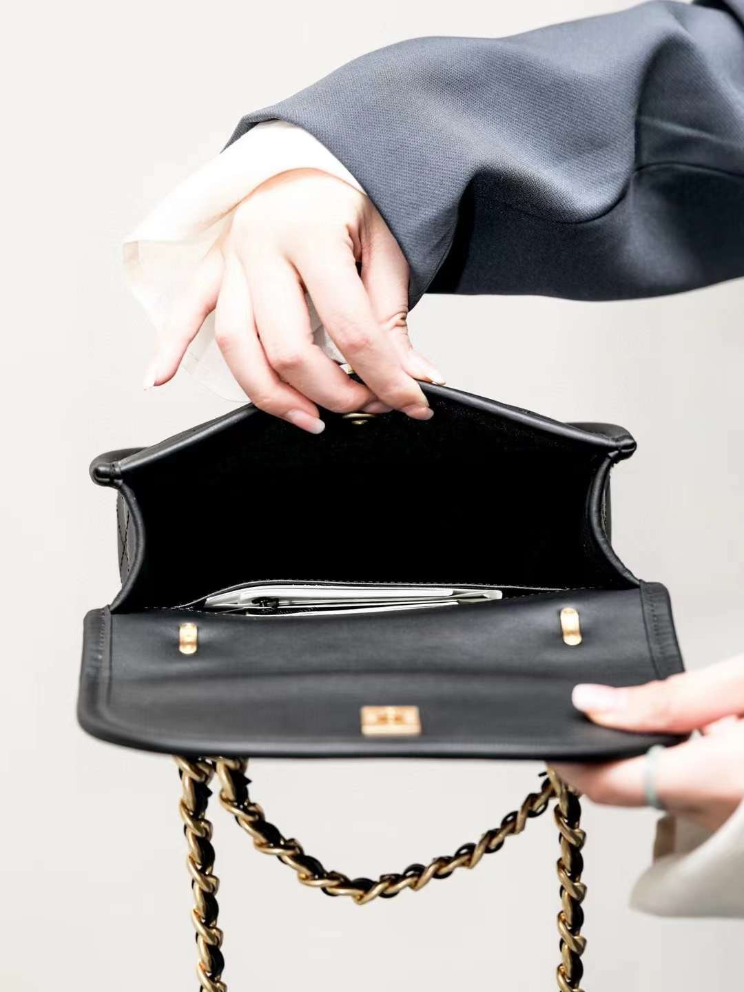 CHANEL MESSENGER BAG