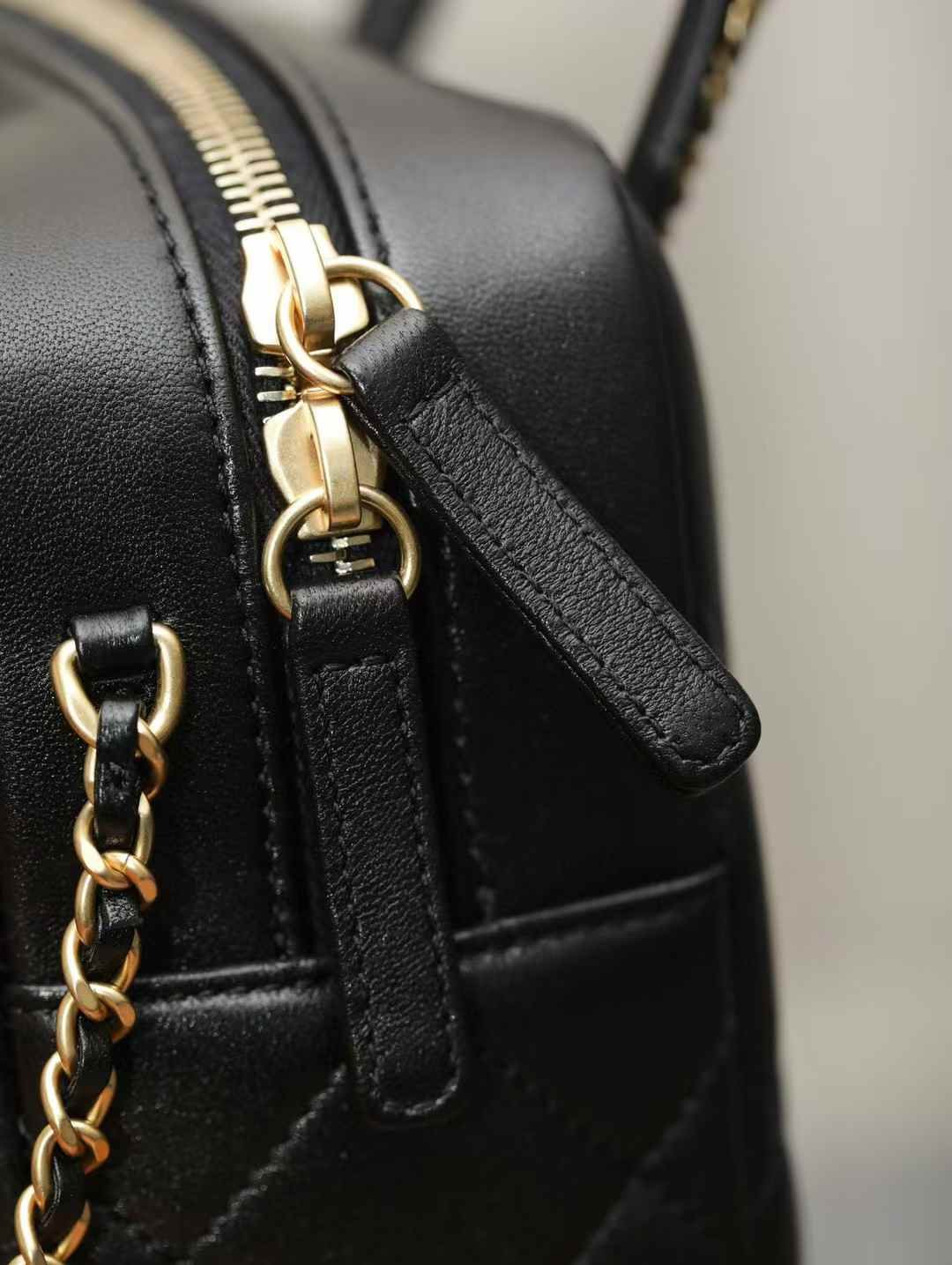 CHANEL 25C Bowling bag
