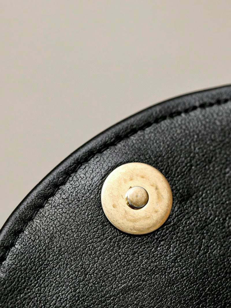 CHANEL clutch with chain