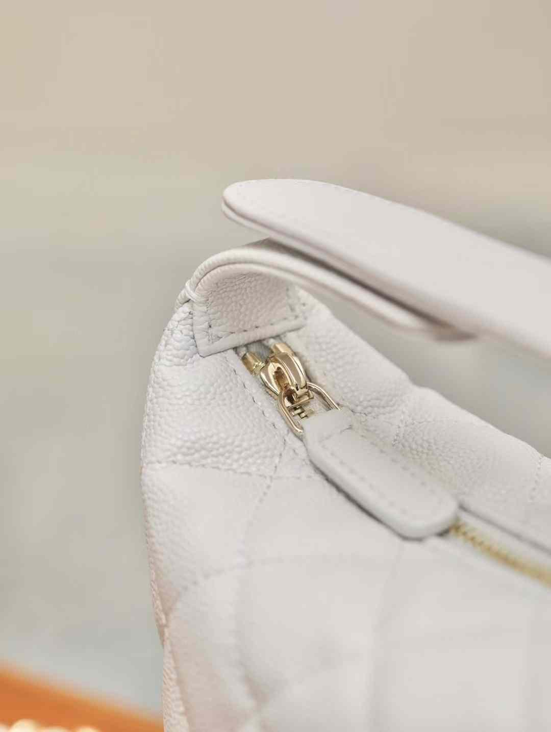 CHANEL 25C  hand bag