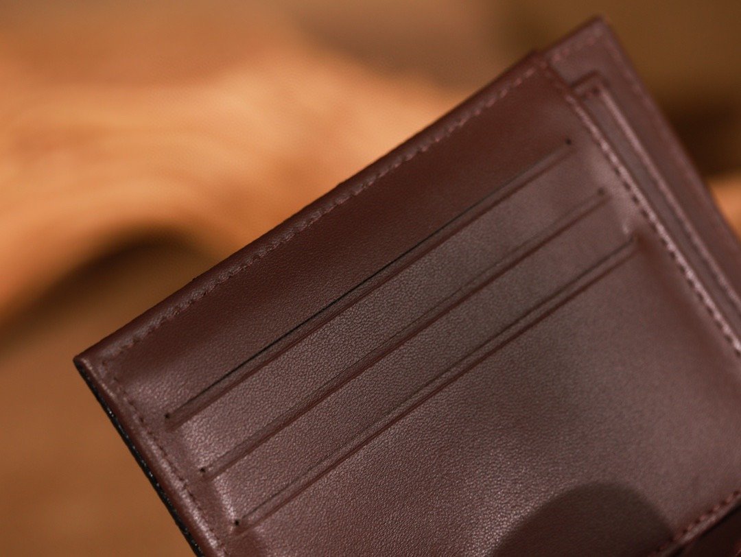 CHANEL Caviar Wallet