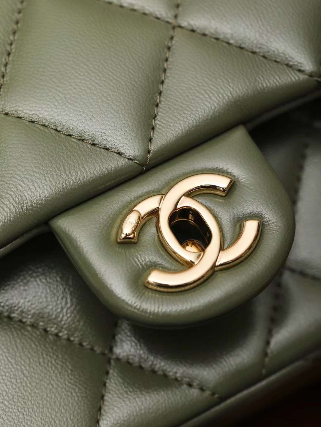 CHANEL mouth cover with handle