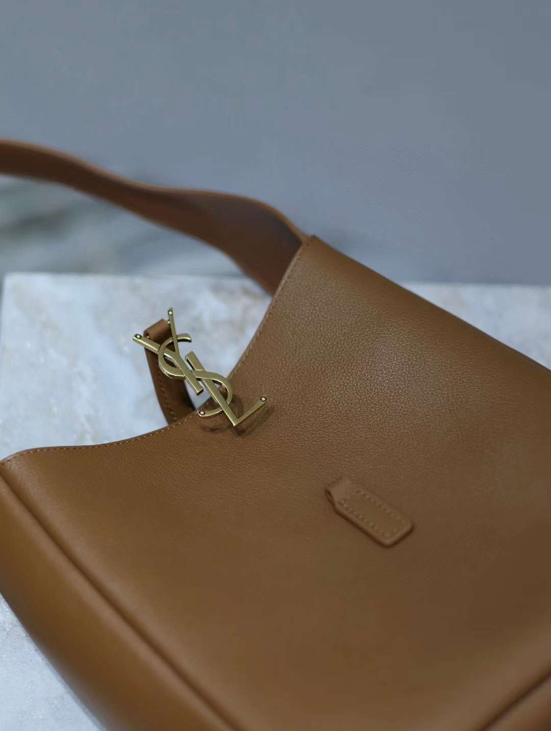 YSL LE 5  7 Hobo Bag