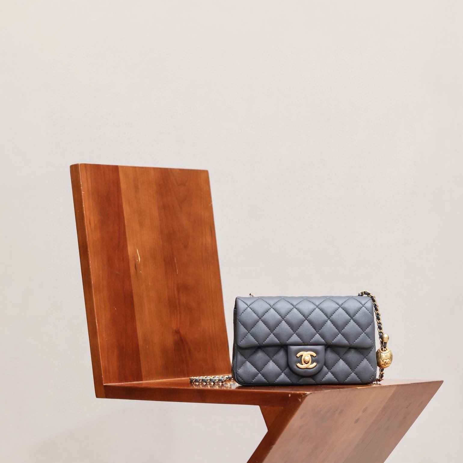 CHANEL Flap Bag 20cm