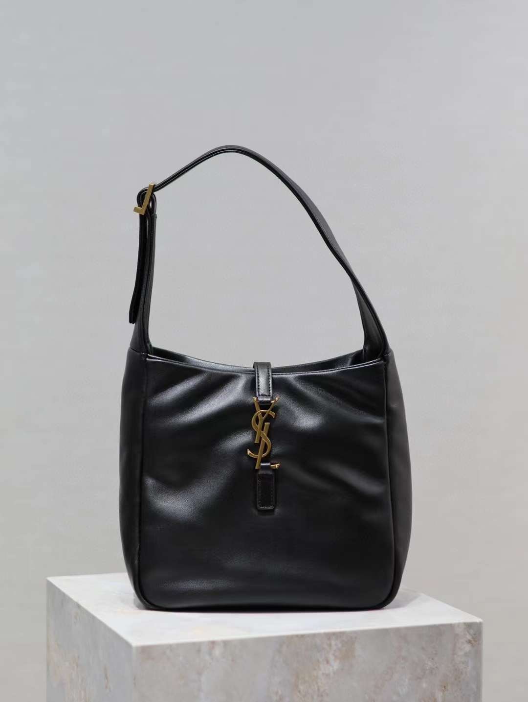 YSL LE 5  7 Hobo Bag in Suede