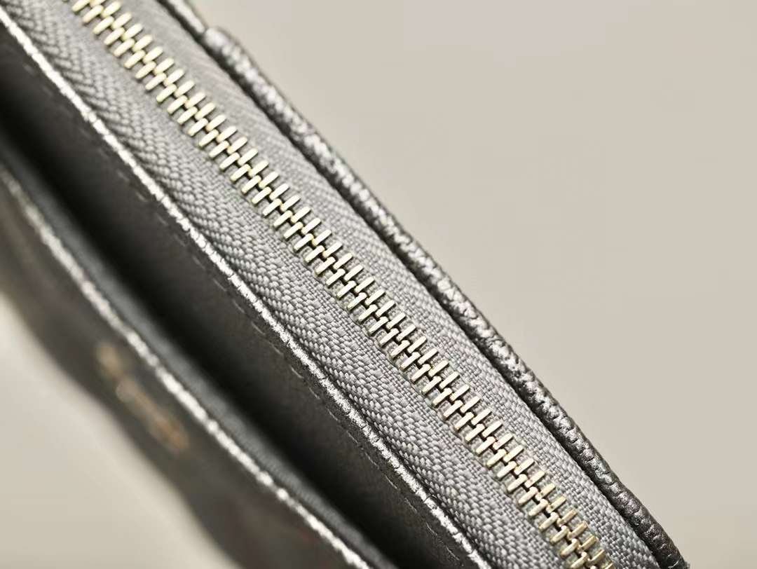 CHANEL Classic Zipped Coin Purse