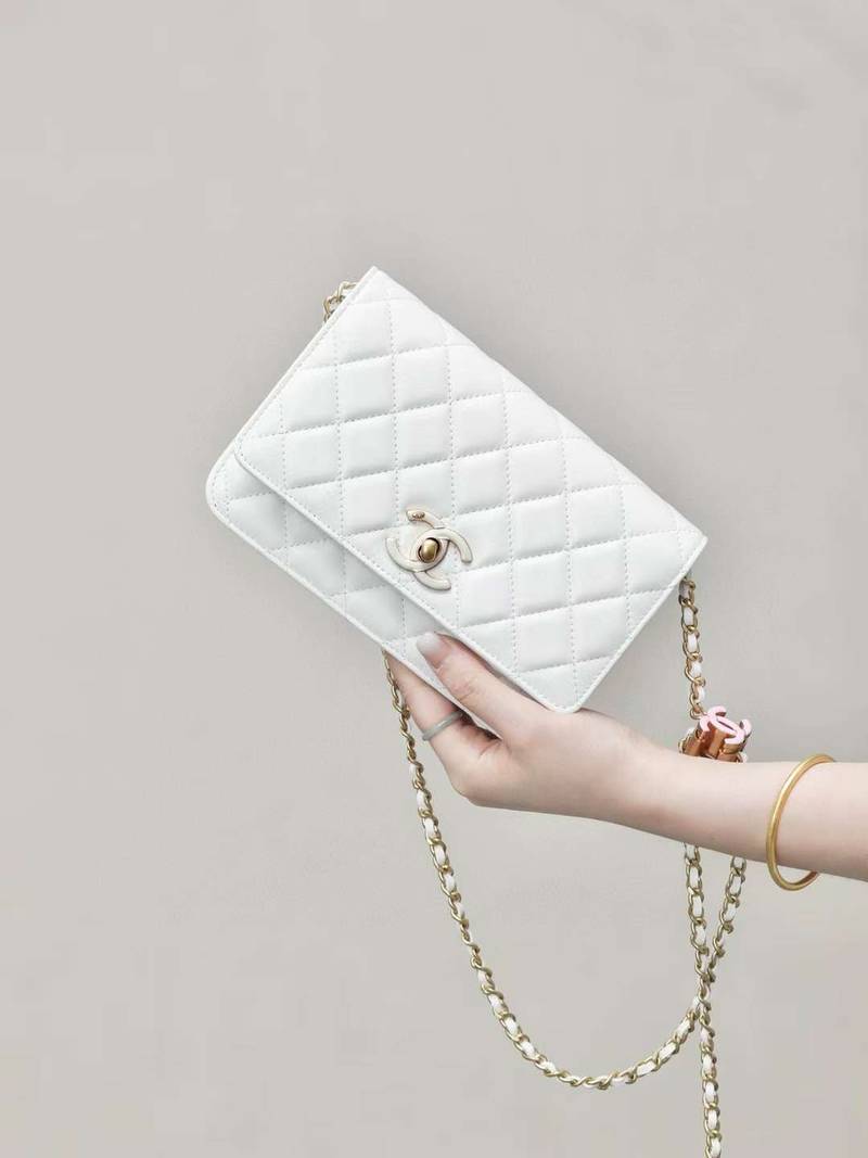 CHANEL wallet on chain