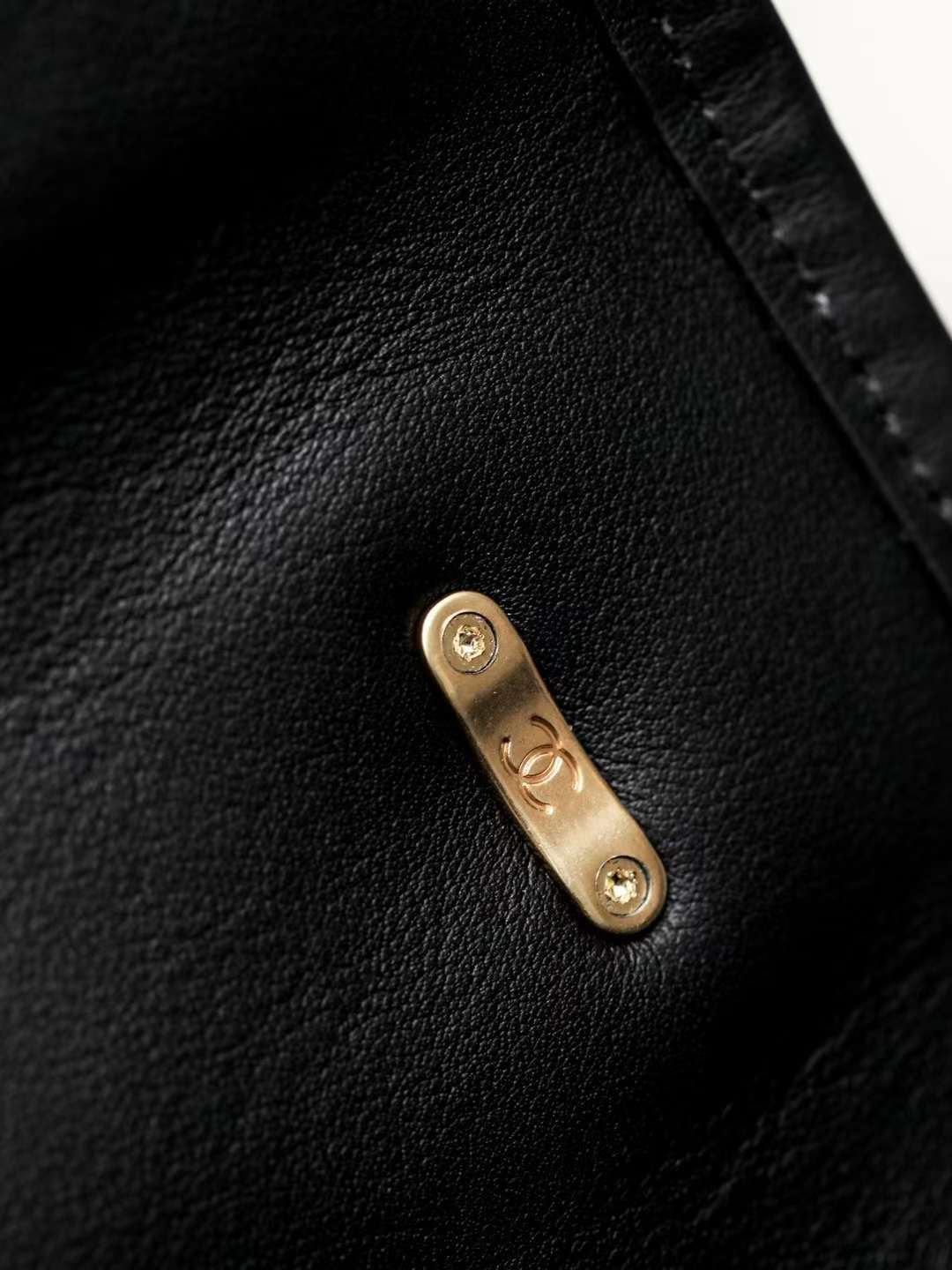 CHANEL MESSENGER BAG