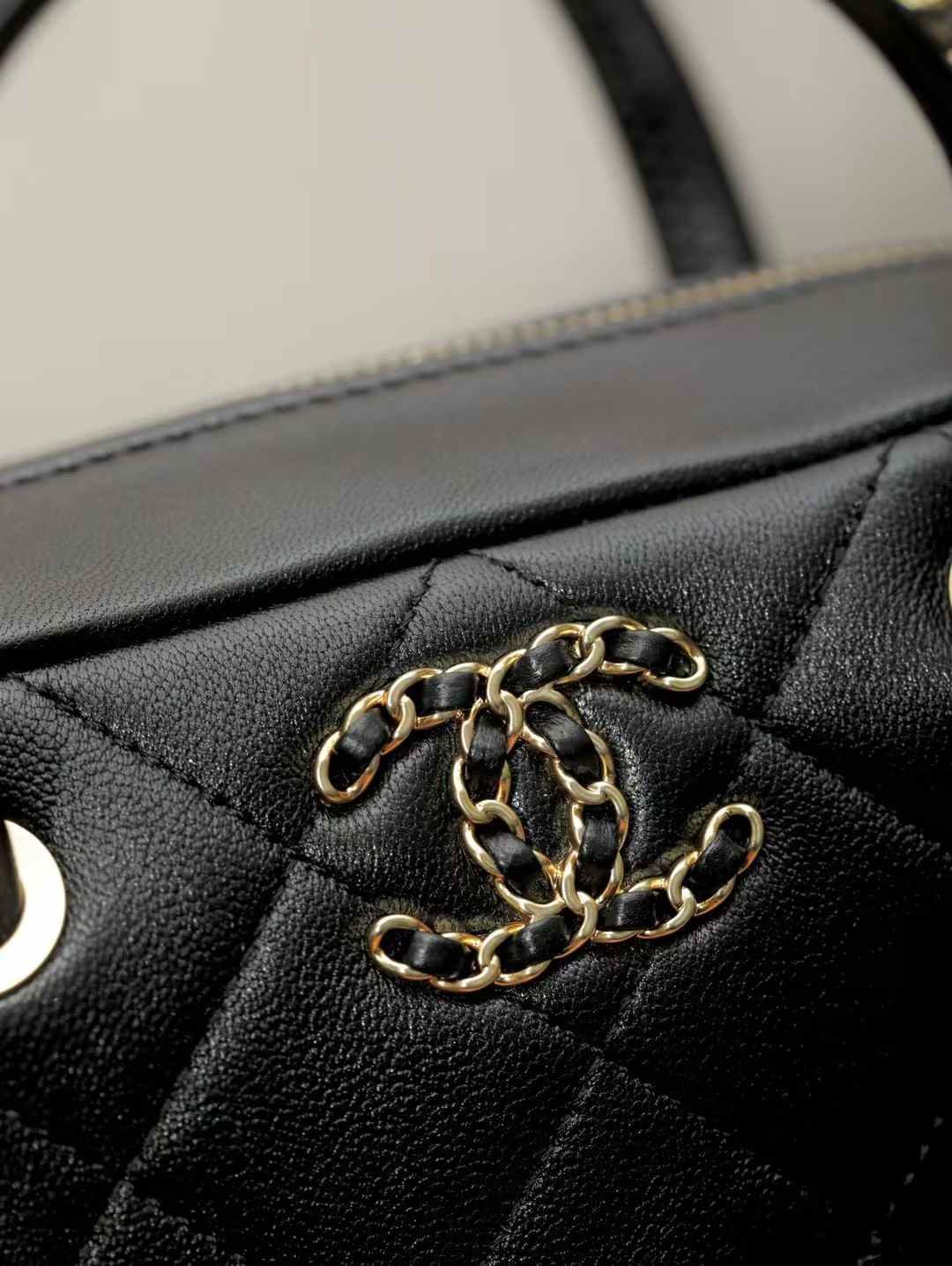 CHANEL 25C Bowling bag