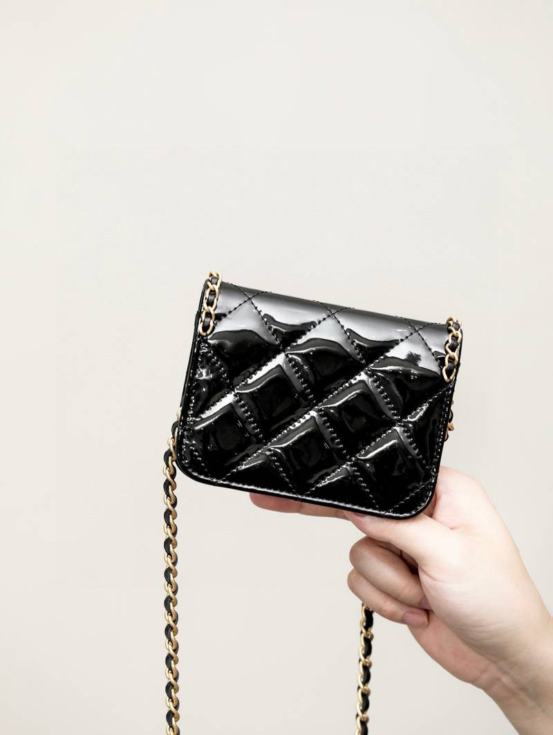 CHANEL clutch with chain