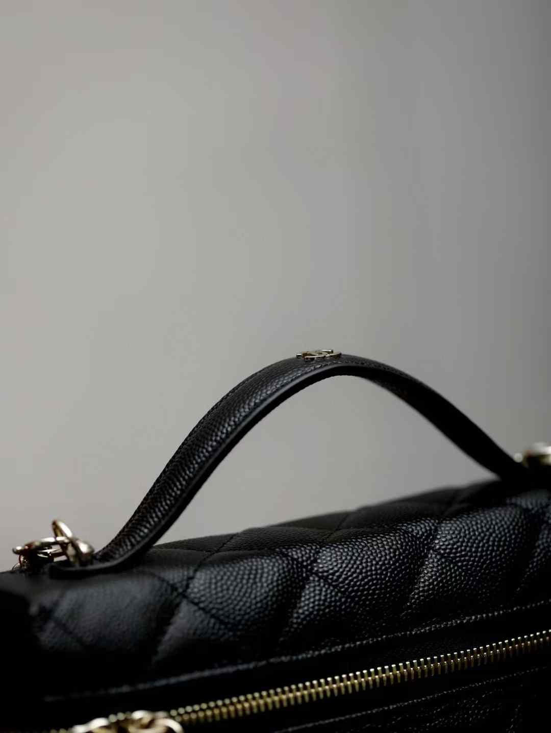 CHANEL Long Vanity with Chain