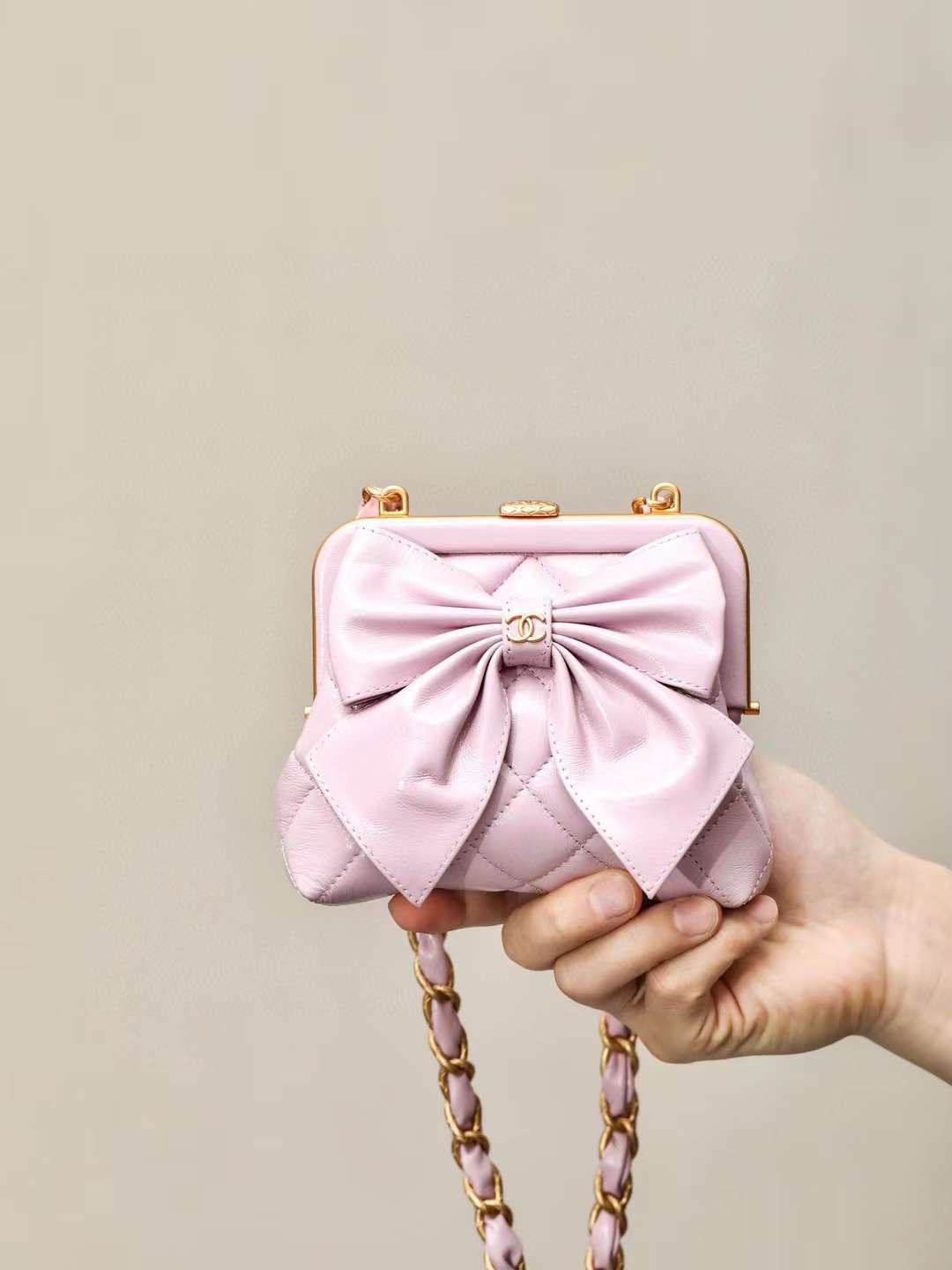 CHANEL clutch with chain