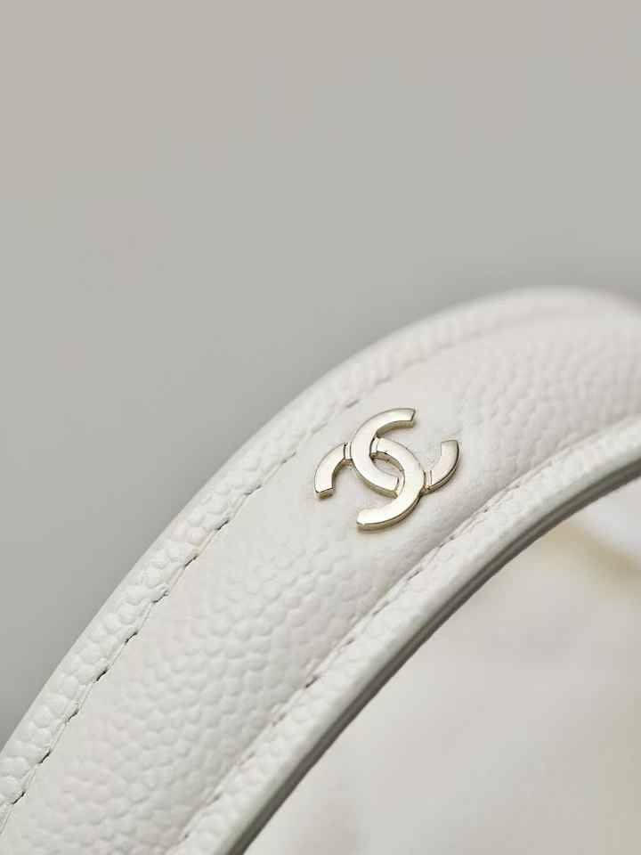 CHANEL Long Vanity with Chain