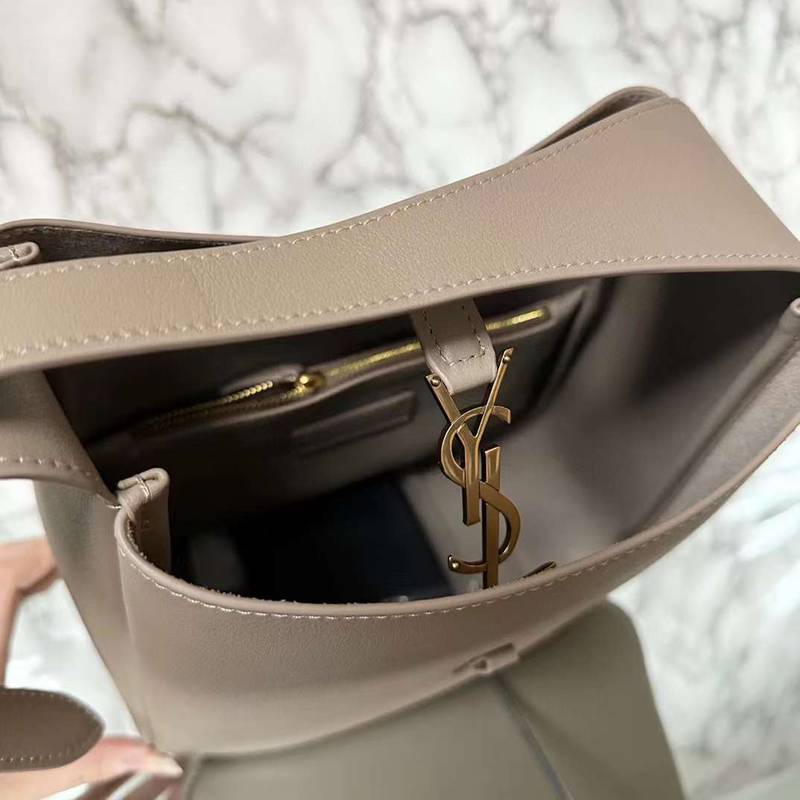 YSL LE 5  7 Hobo Bag