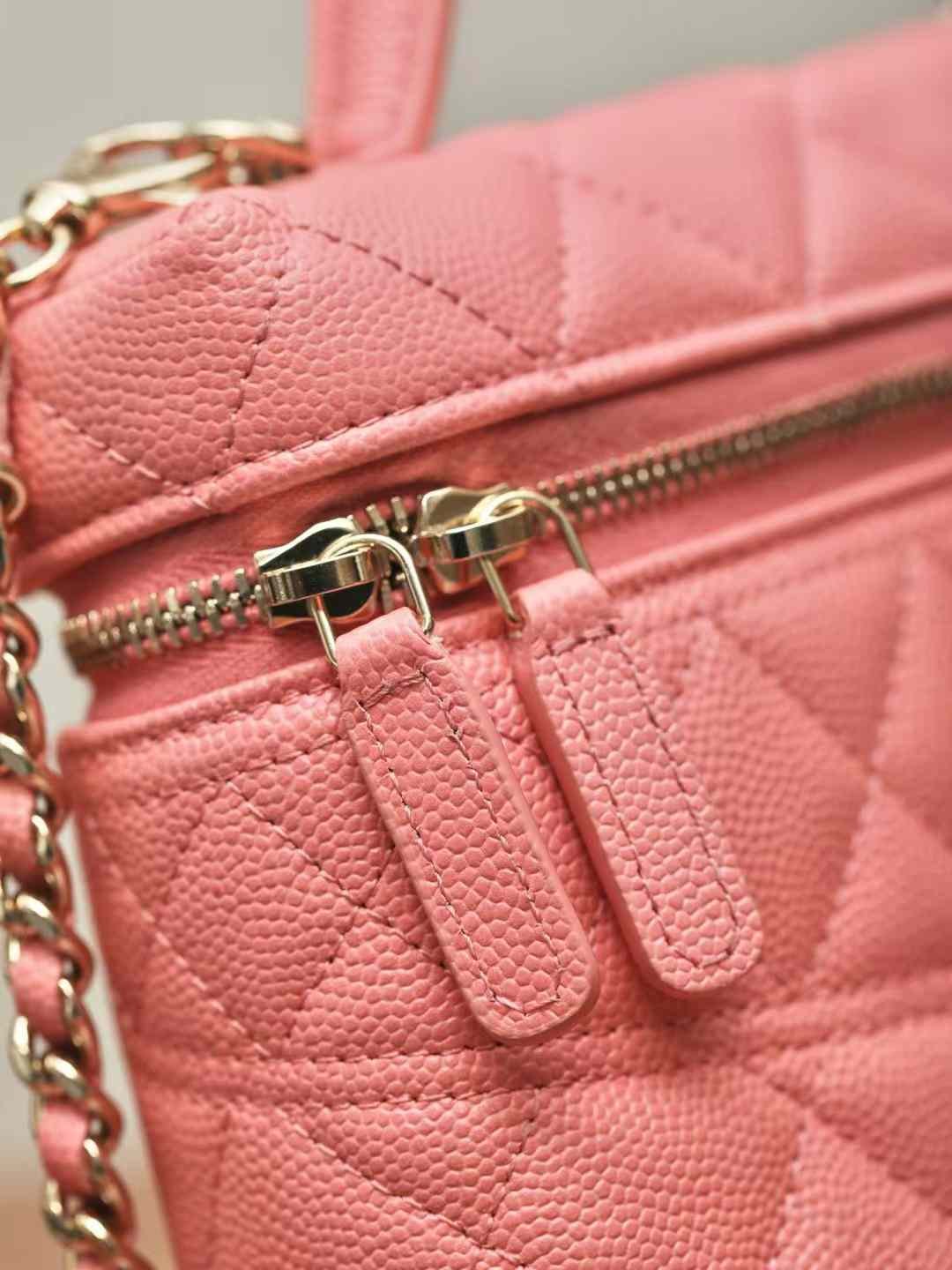 CHANEL Long Vanity with Chain