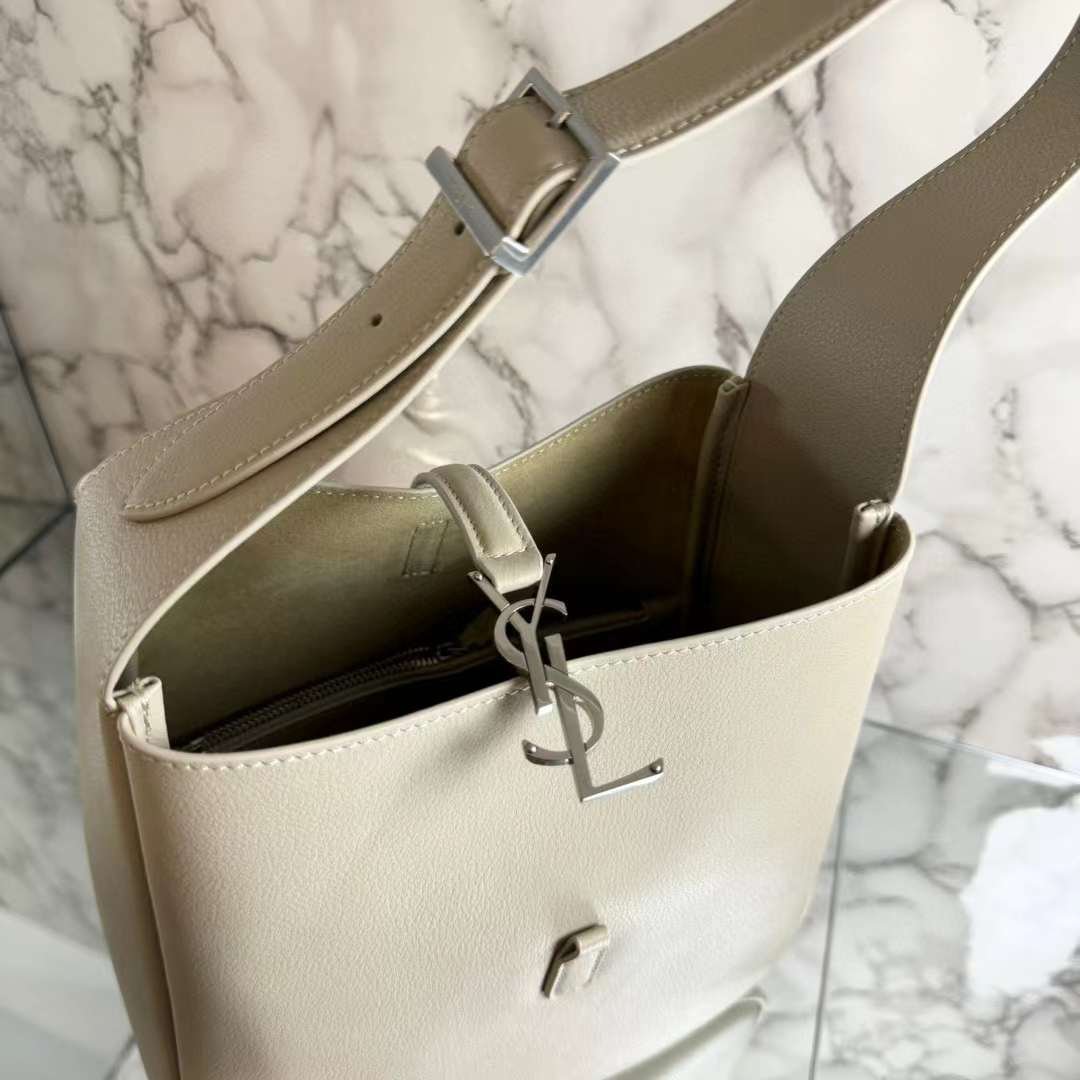 YSL LE 5  7 Hobo Bag