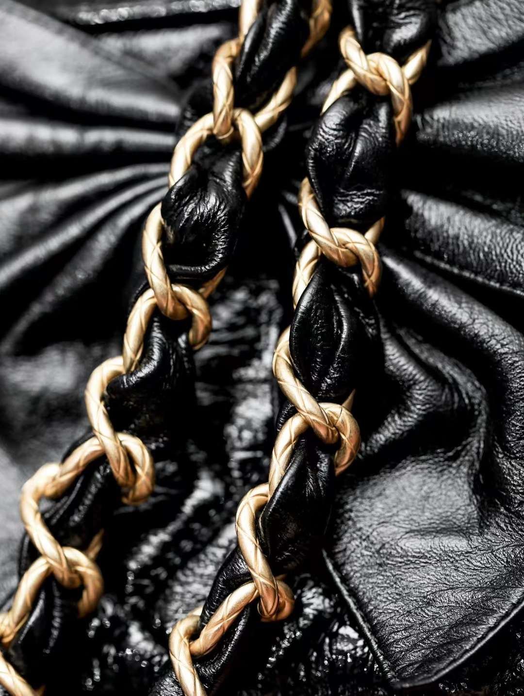 CHANEL clutch with chain