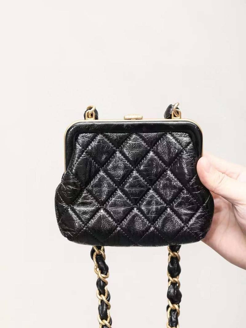 CHANEL clutch with chain