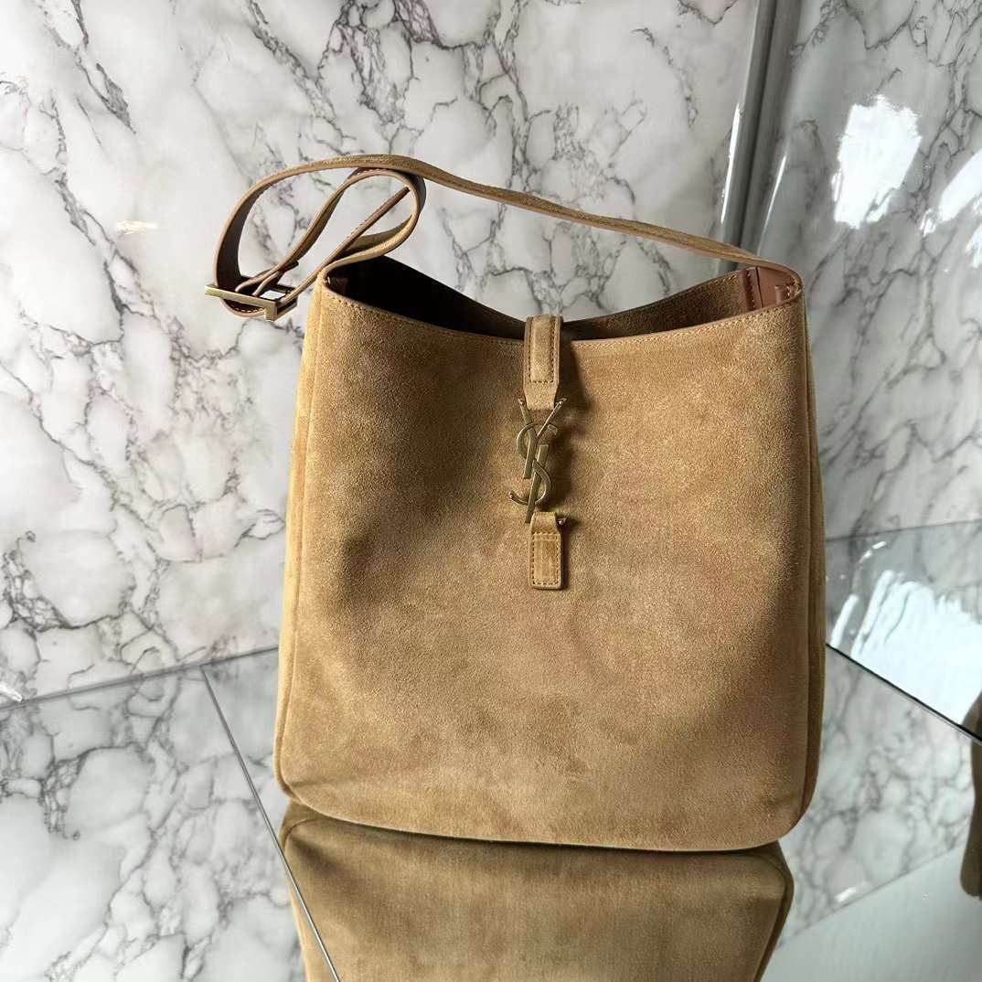 YSL LE 5  7 Hobo Bag in Lambskin