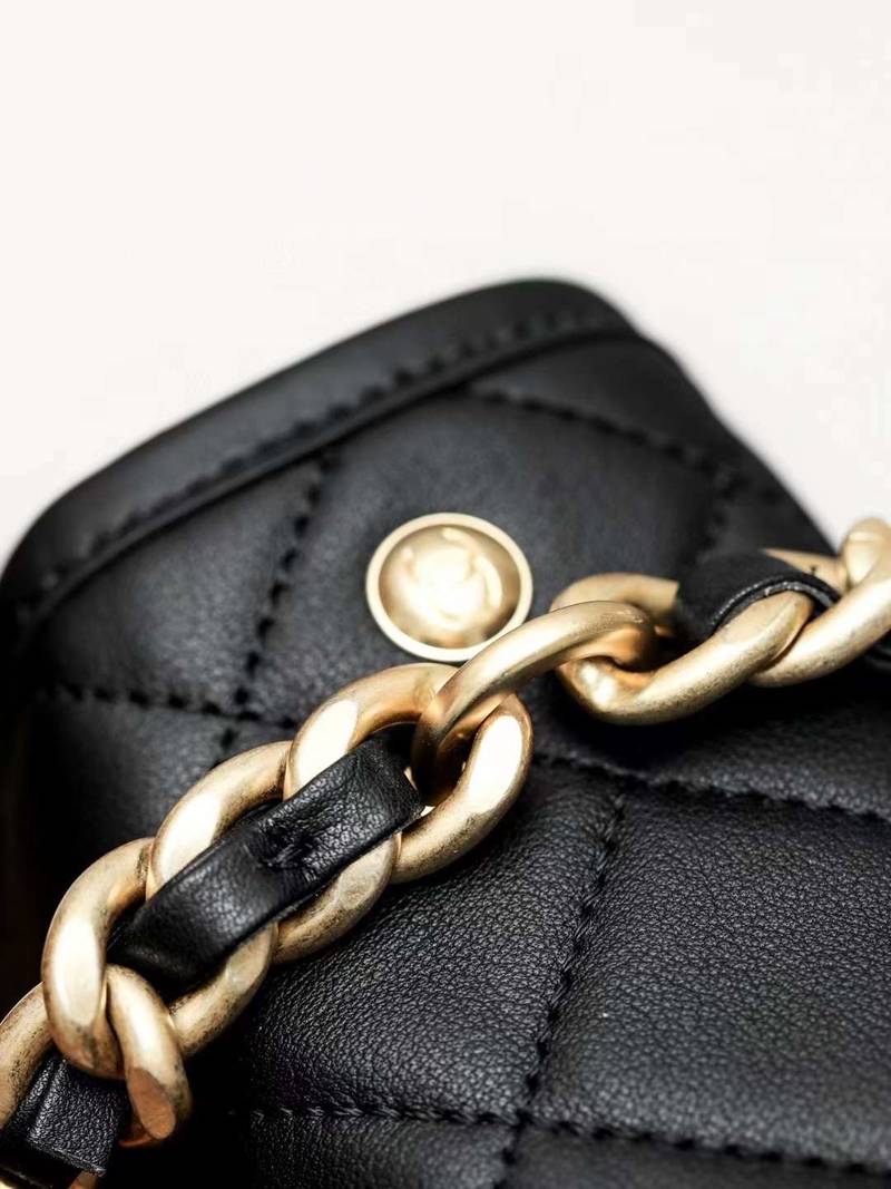 CHANEL MESSENGER BAG