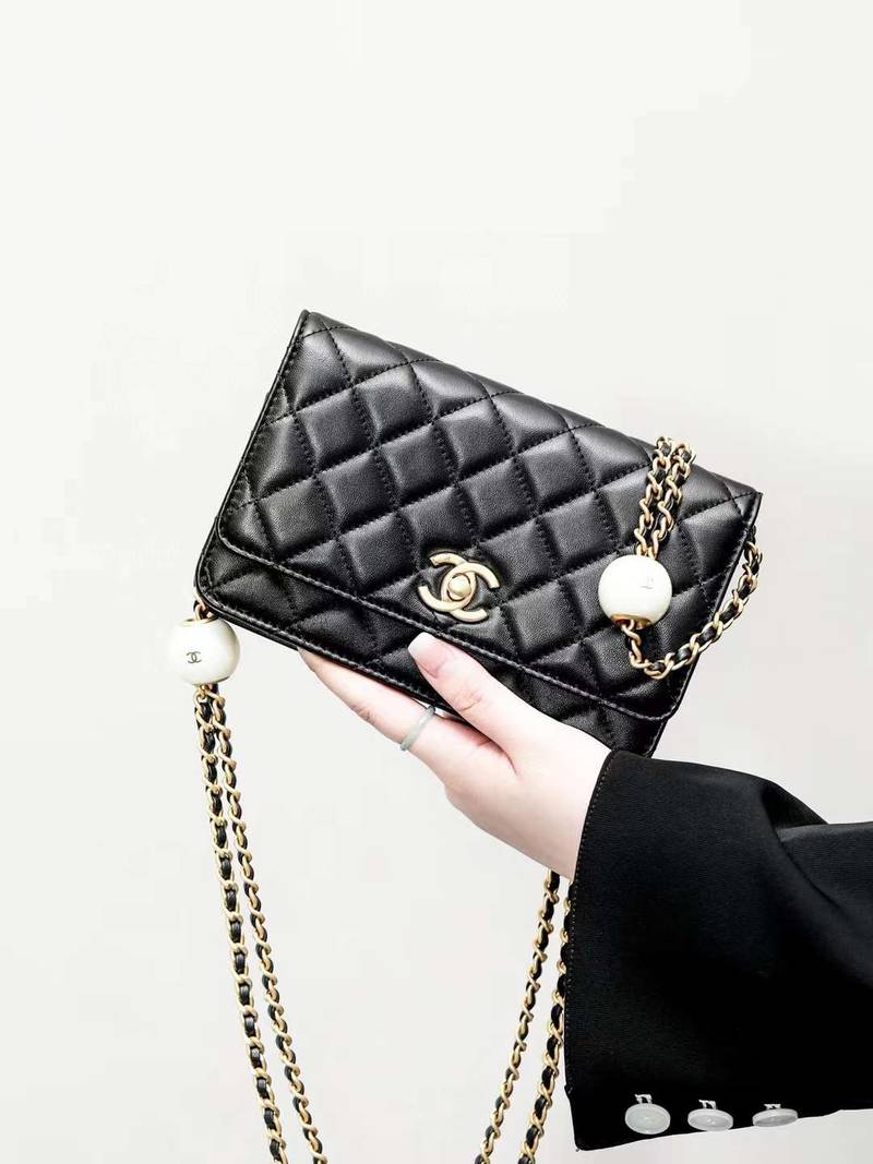 CHANEL Double pearl cover   woc bag