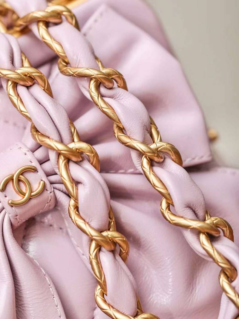 CHANEL clutch with chain