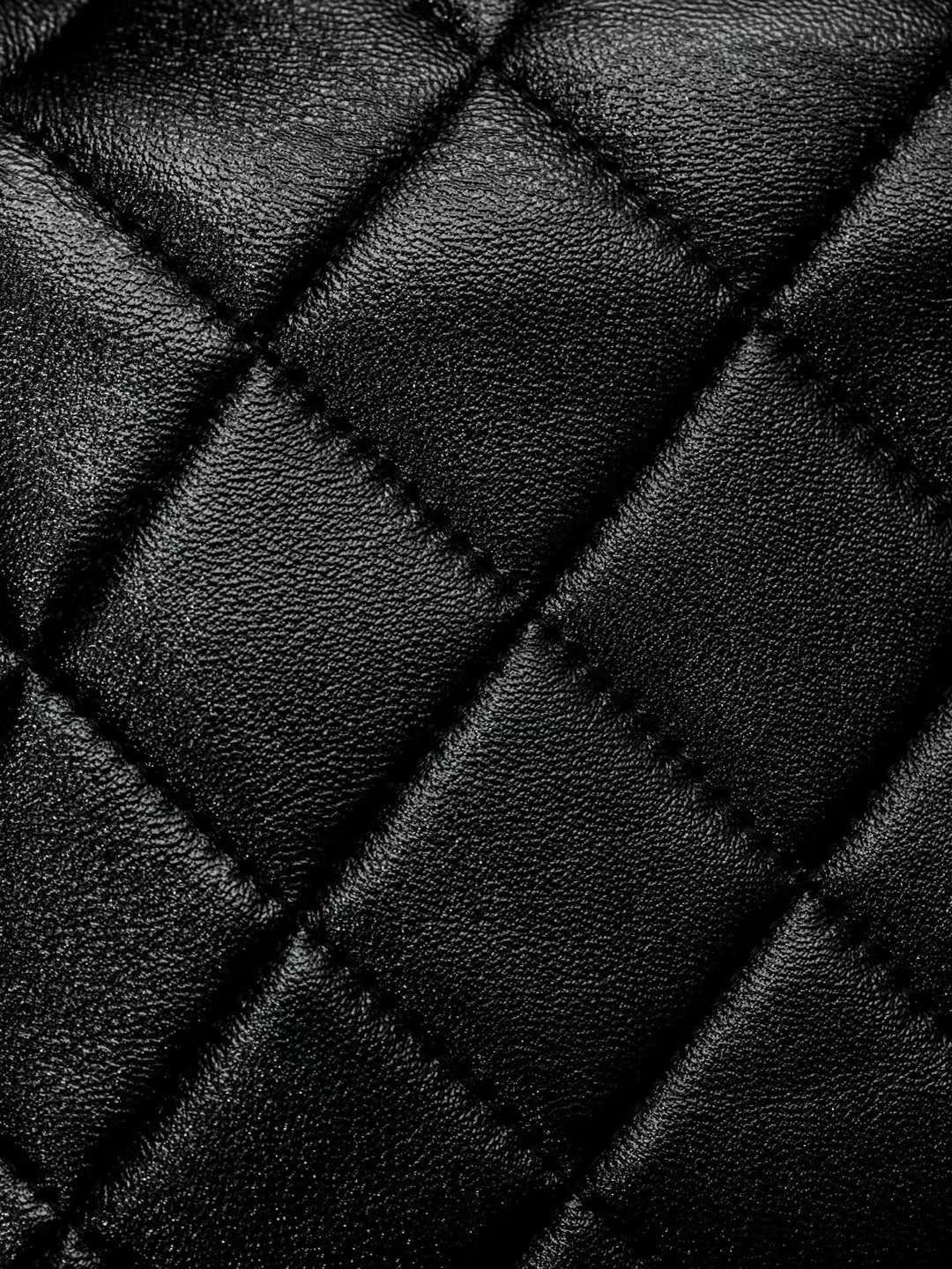 CHANEL POCHETTE AVEC CHAINE