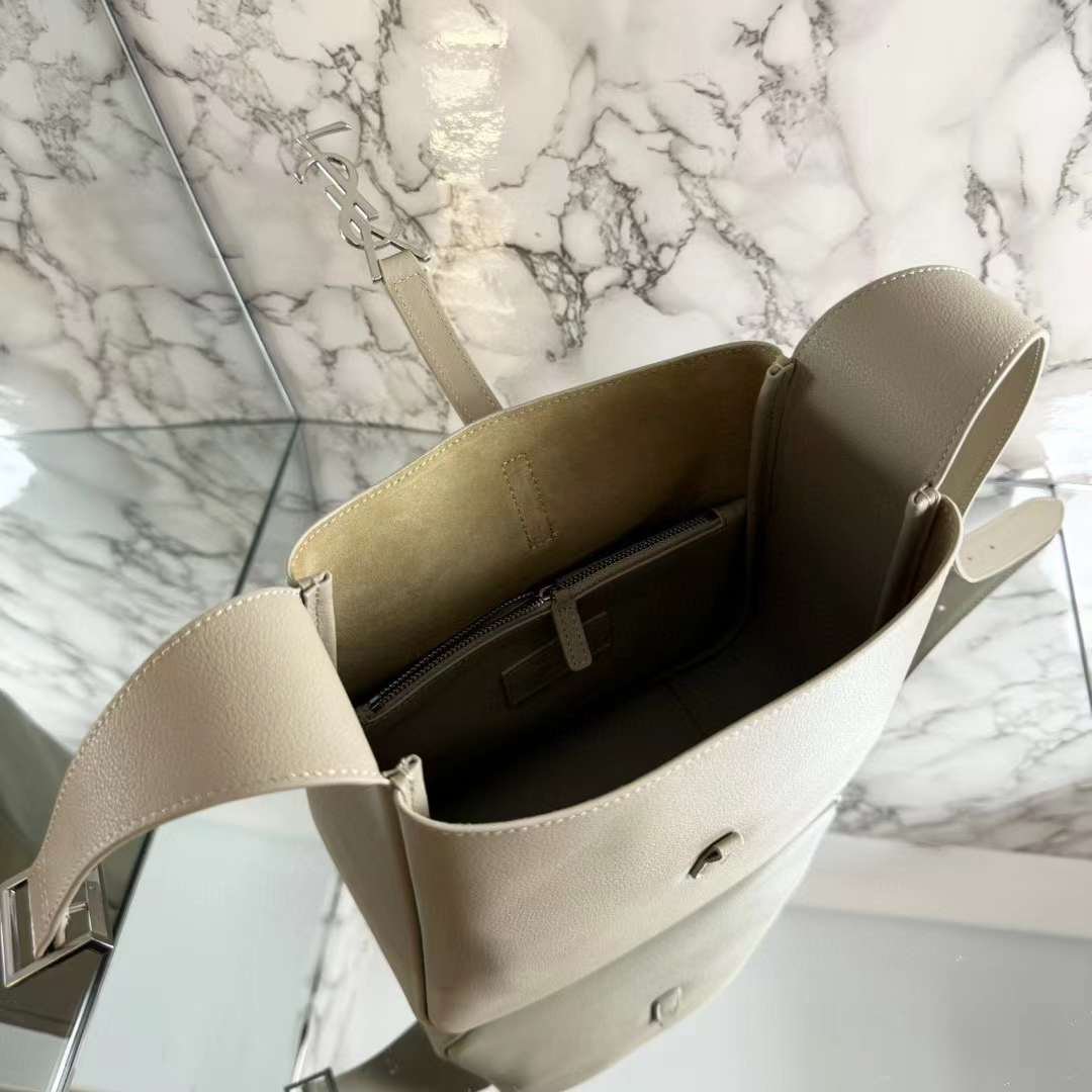 YSL LE 5  7 Hobo Bag