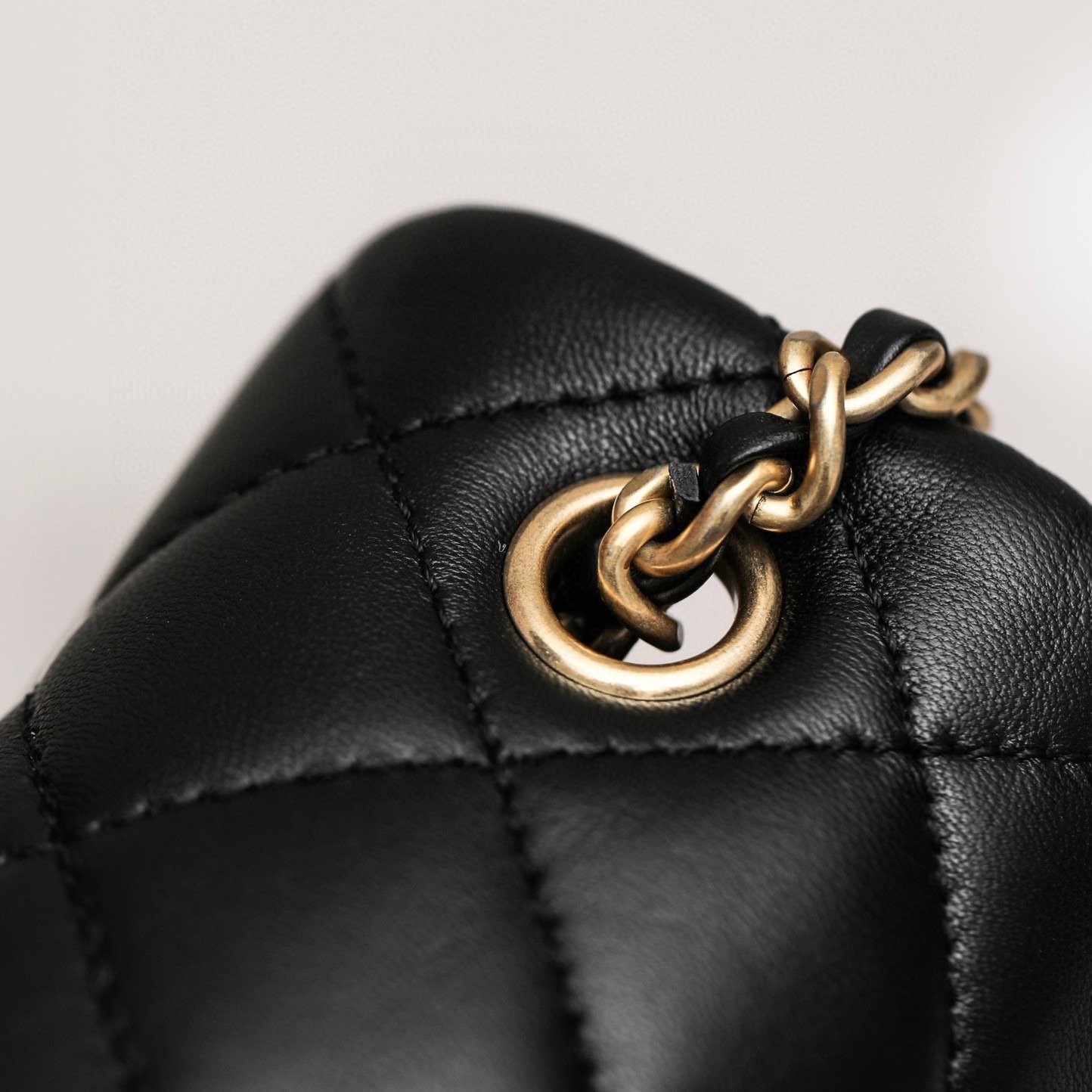 CHANEL Flap Bag 20cm