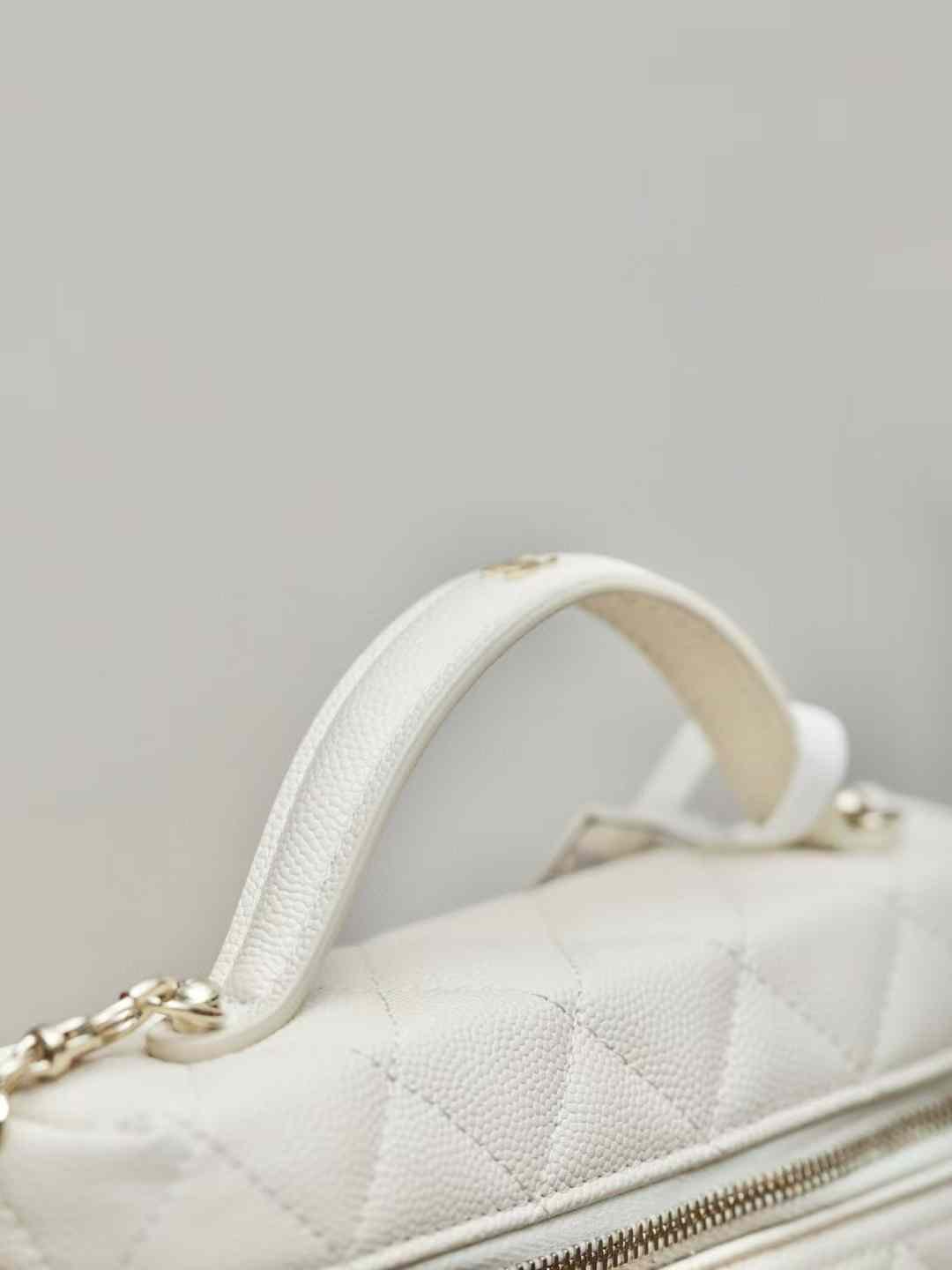 CHANEL Long Vanity with Chain