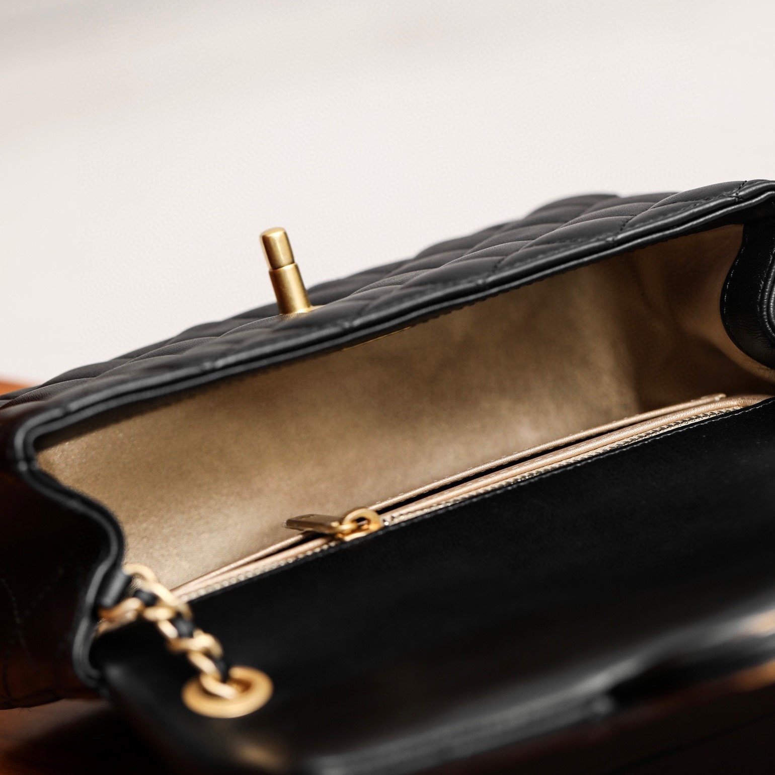 CHANEL Flap Bag 17cm