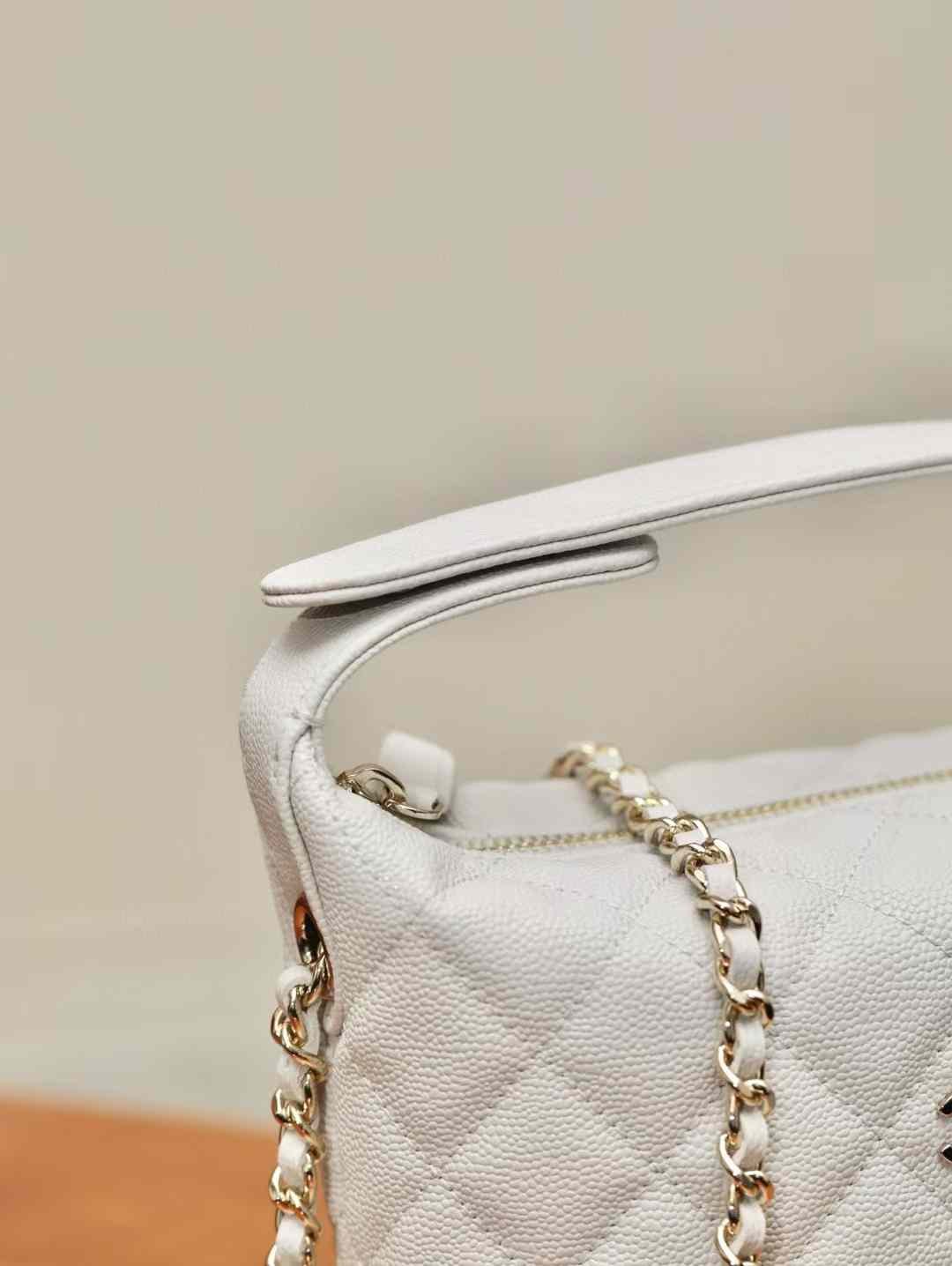 CHANEL 25C  hand bag