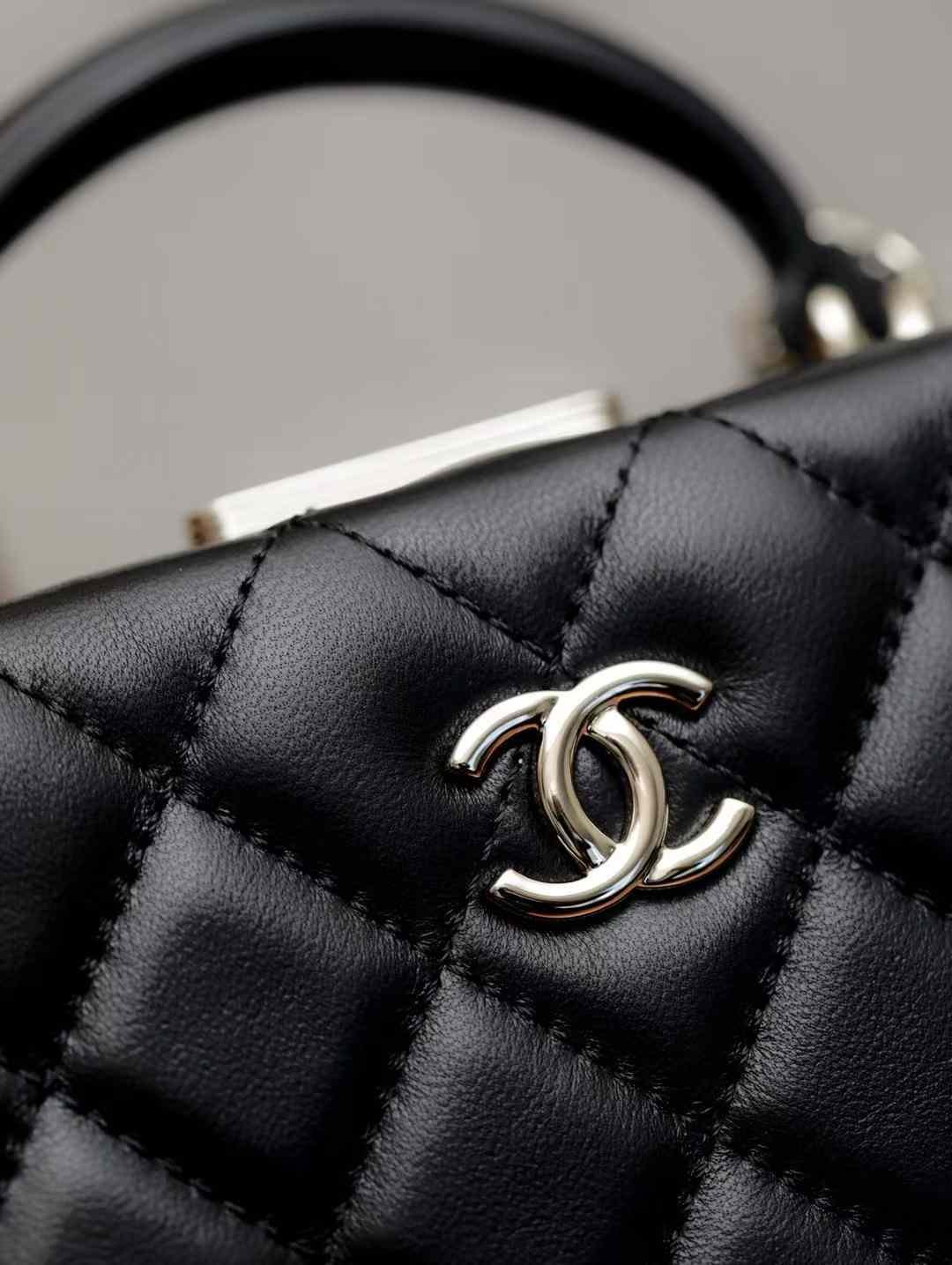 CHANEL Small box bag