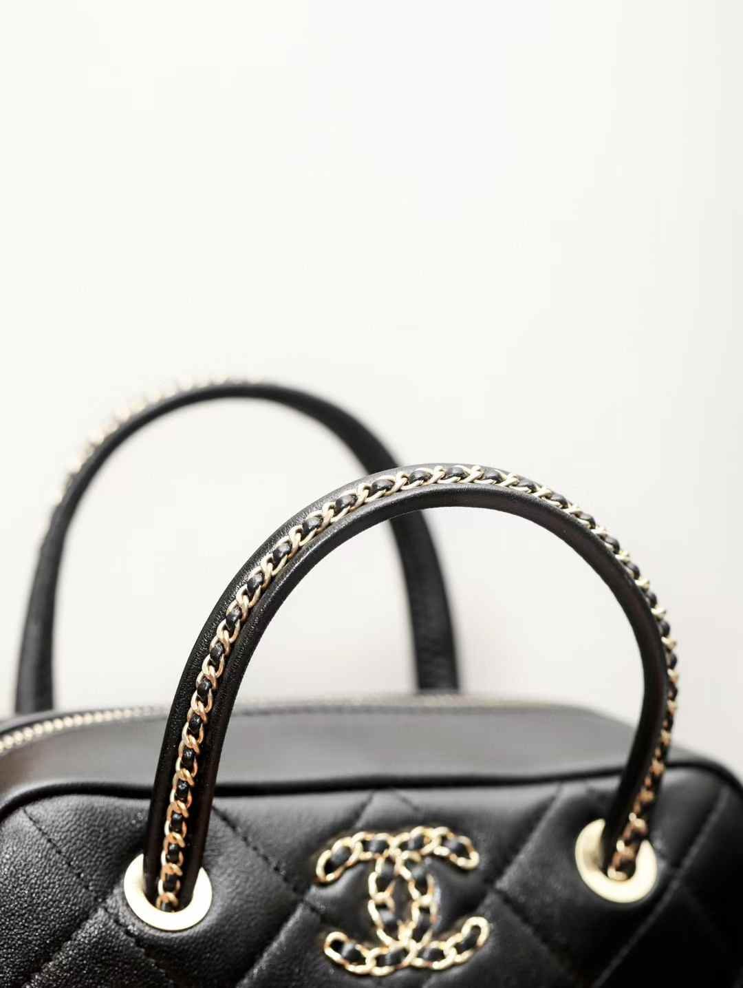 CHANEL 25C Bowling bag