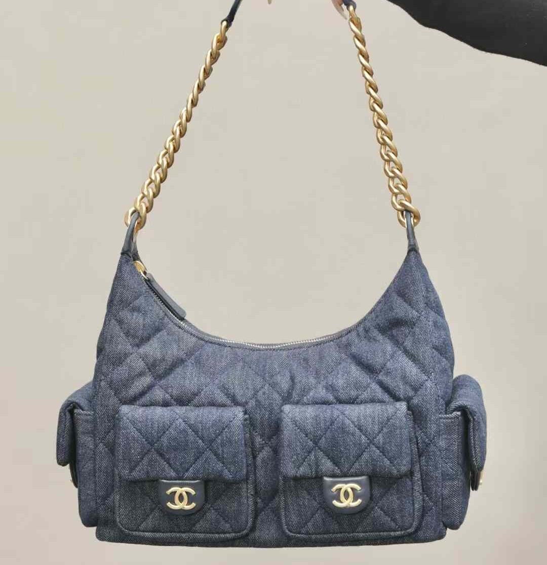 CHANEL Large Hobo Bag
