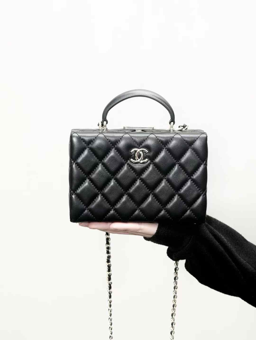 CHANEL Small box bag