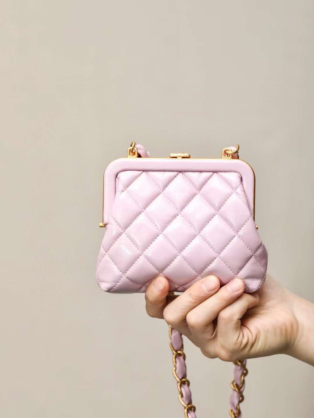 CHANEL clutch with chain