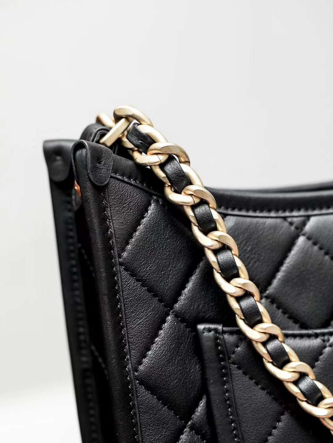 CHANEL HOBO HANDBAG