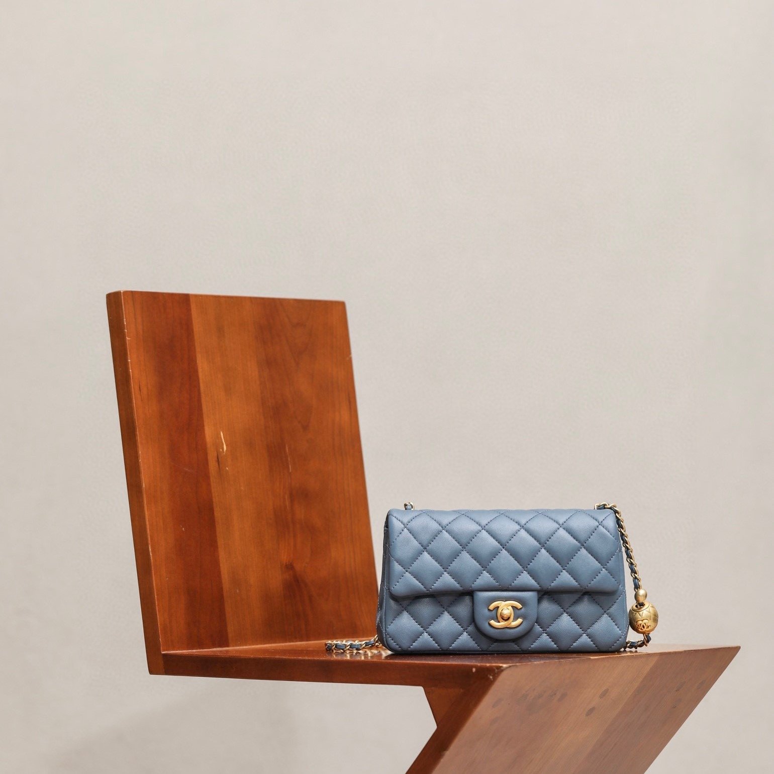 CHANEL Flap Bag 20cm