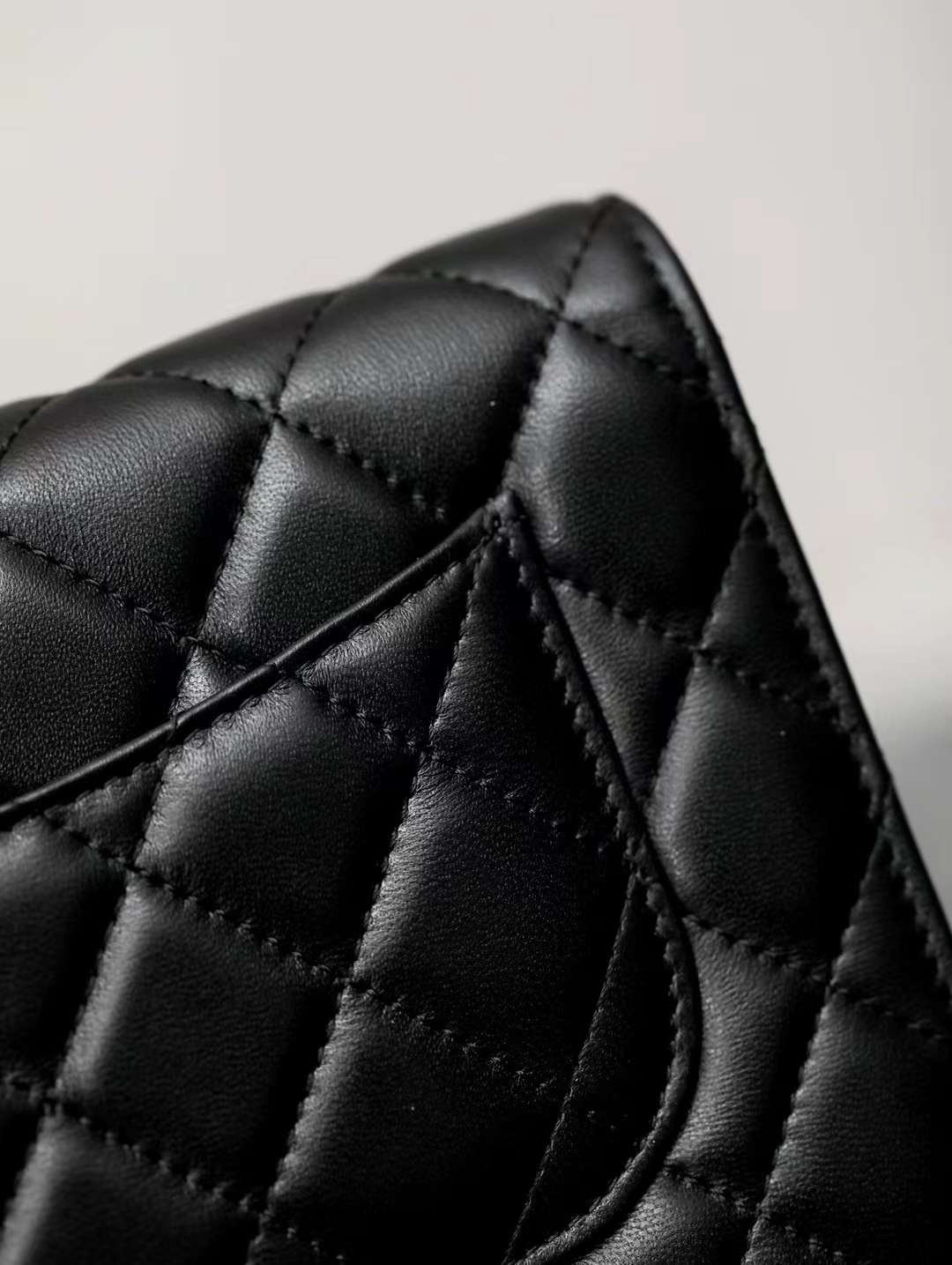 CHANEL wallet on chain