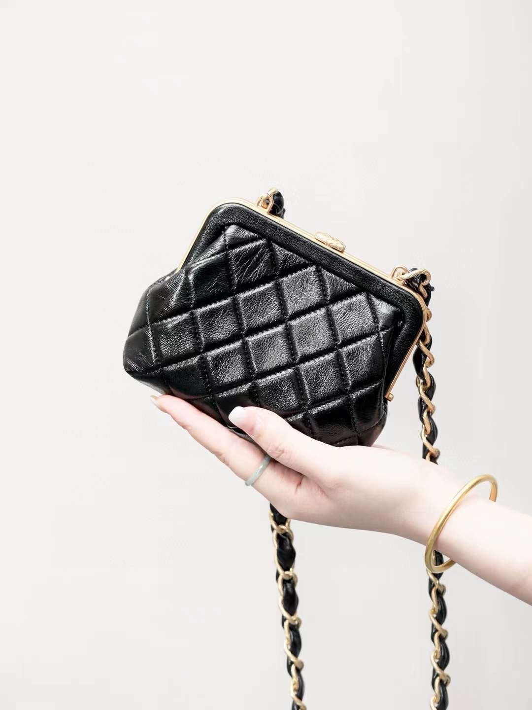 CHANEL clutch with chain