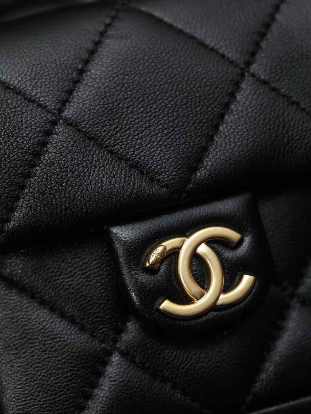 CHANEL Large Hobo Bag