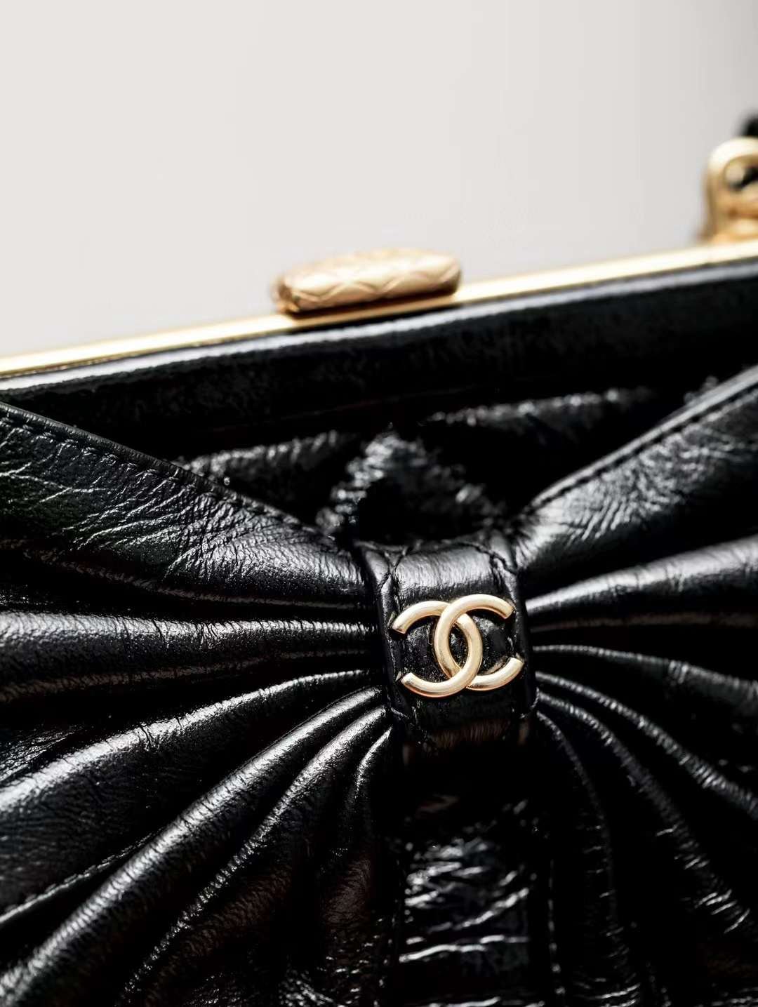 CHANEL clutch with chain