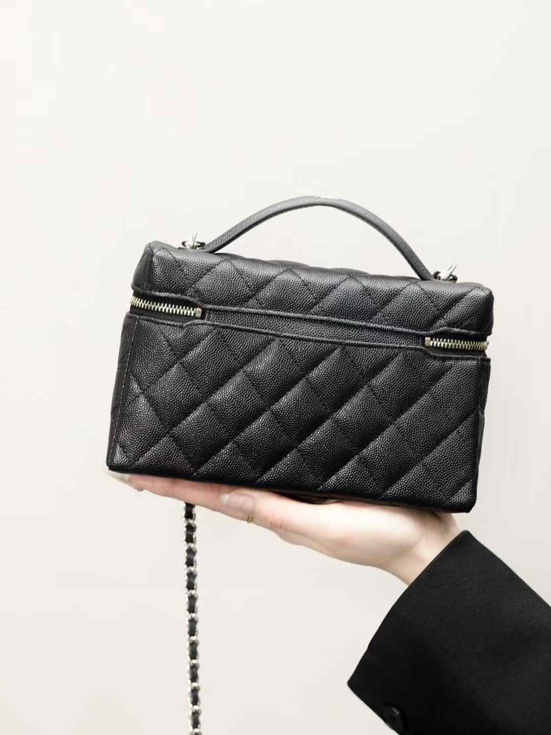 CHANEL Long Vanity with Chain