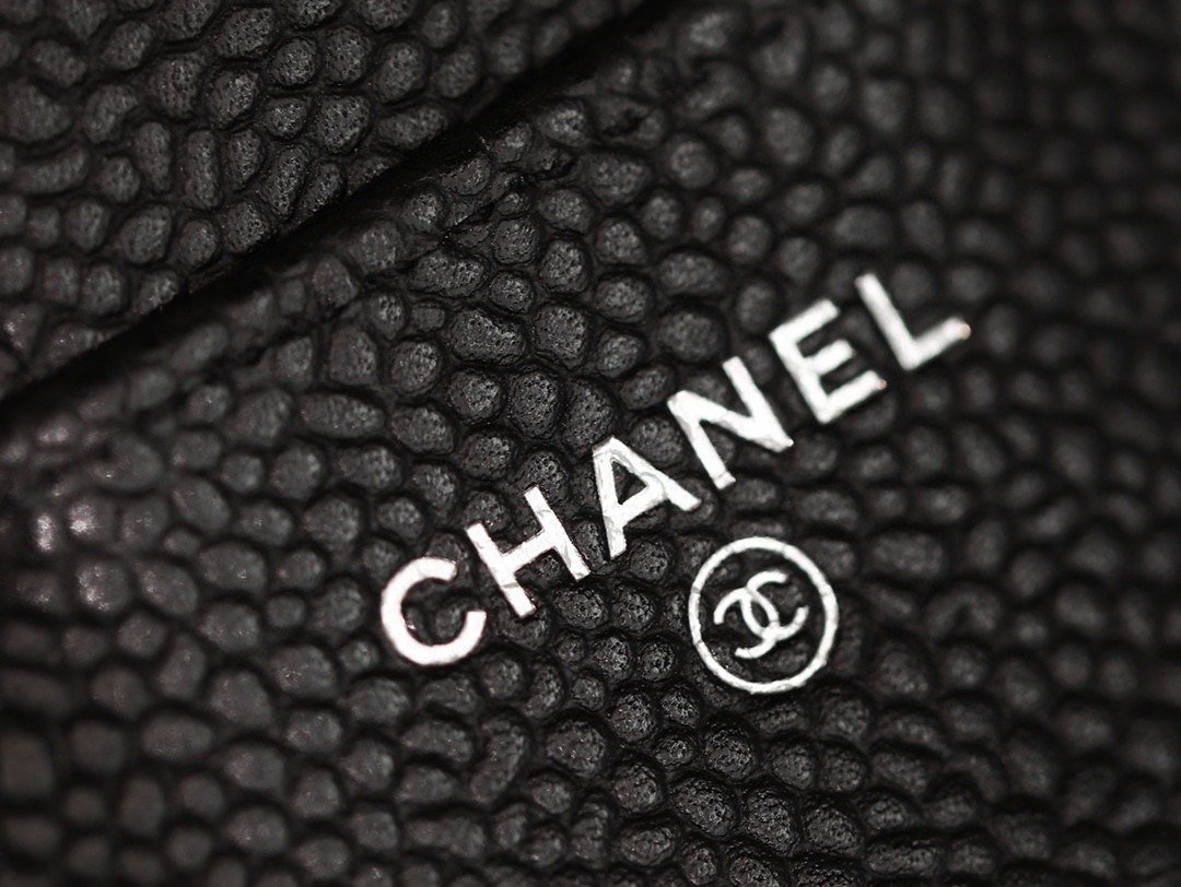 CHANEL Caviar Wallet