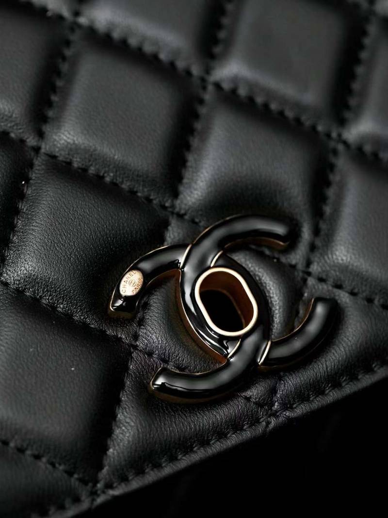 CHANEL wallet on chain