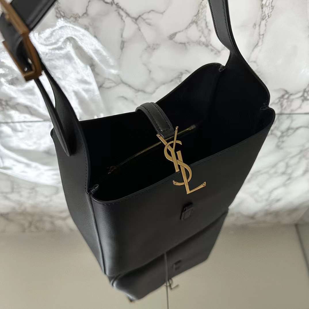YSL LE 5  7 Hobo Bag in Suede